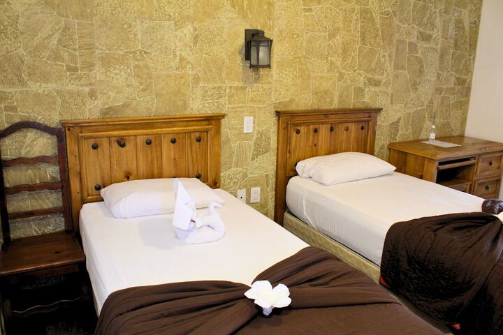 Room 12 of 26