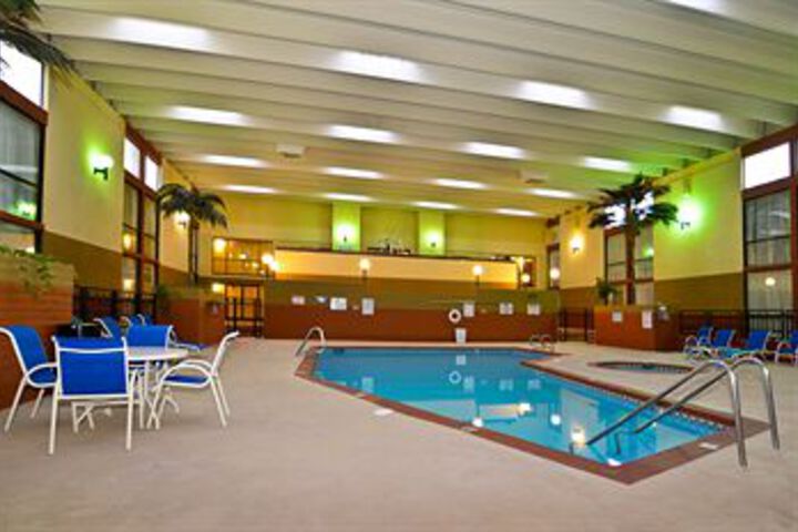 Pool 25 of 38