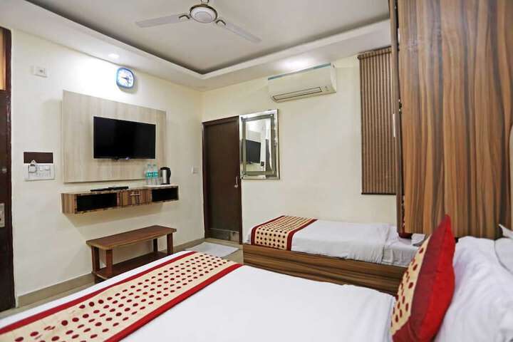 Room 16 of 46