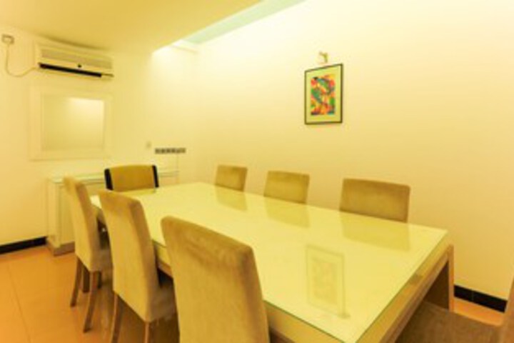 Business Center 7 of 40