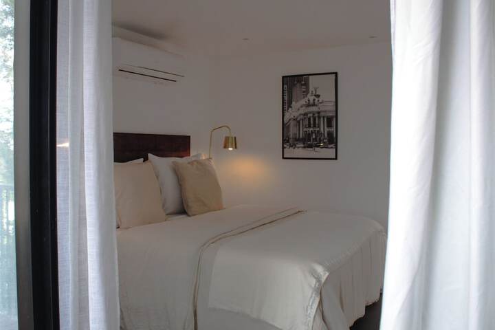 Room 20 of 33