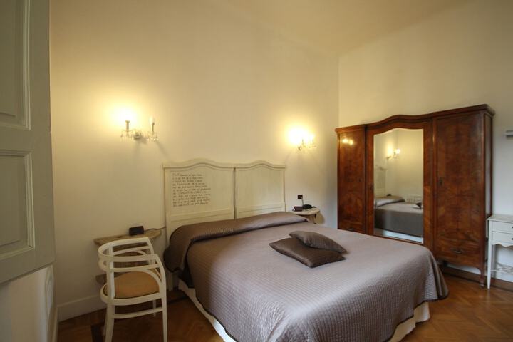 Room 8 of 31