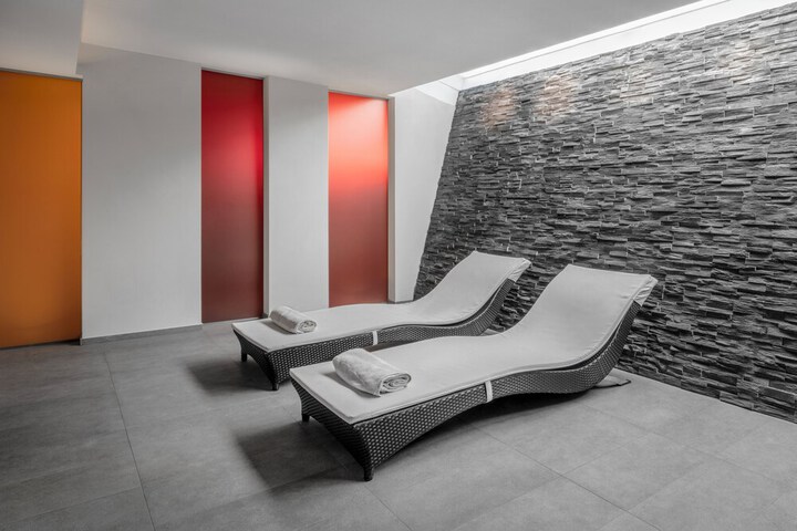 Spa 50 of 107