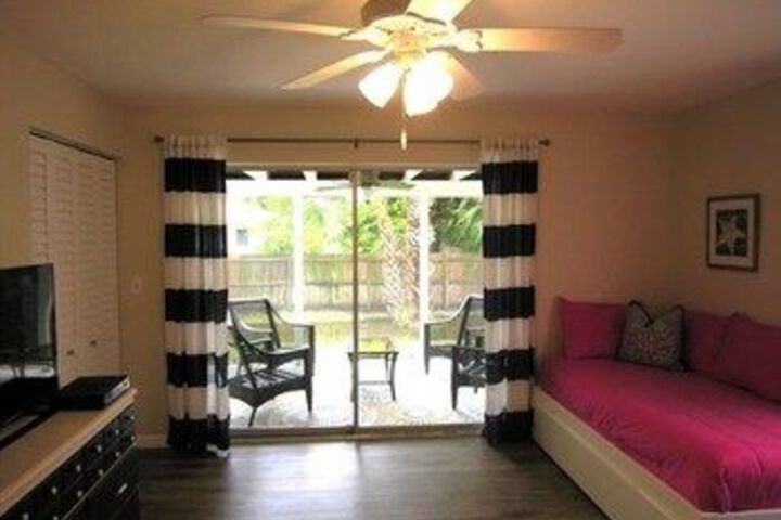 Room 7 of 18