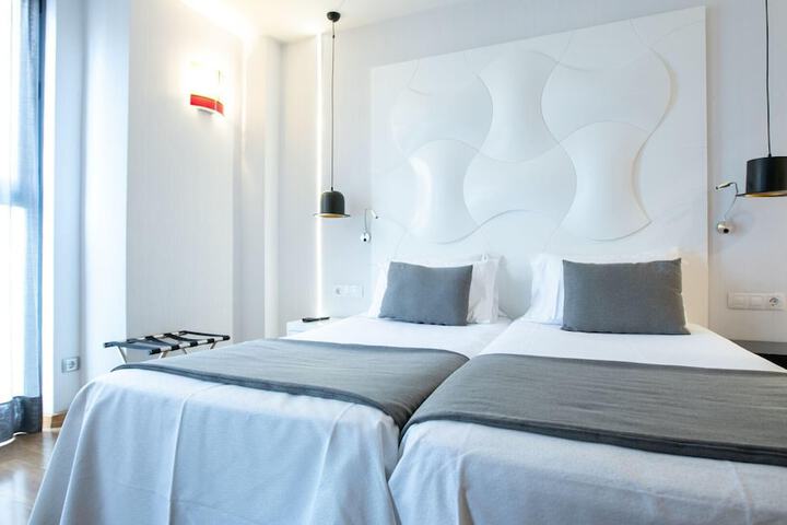 Room 33 of 70