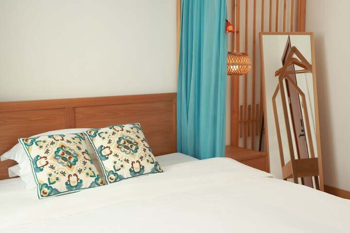 Room 46 of 80