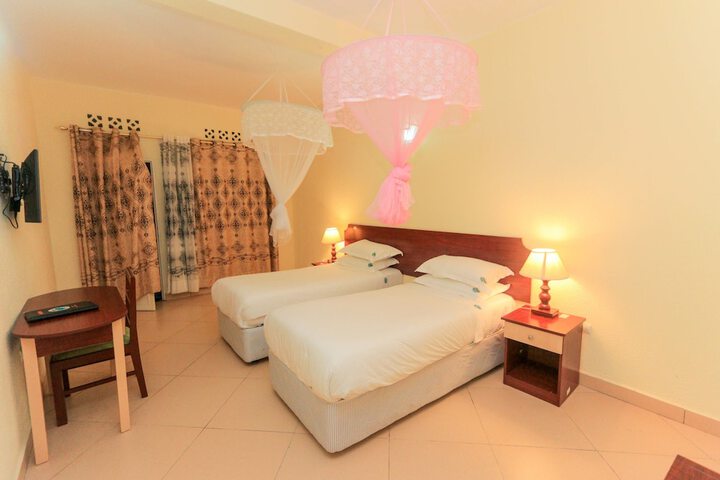 Room 25 of 97