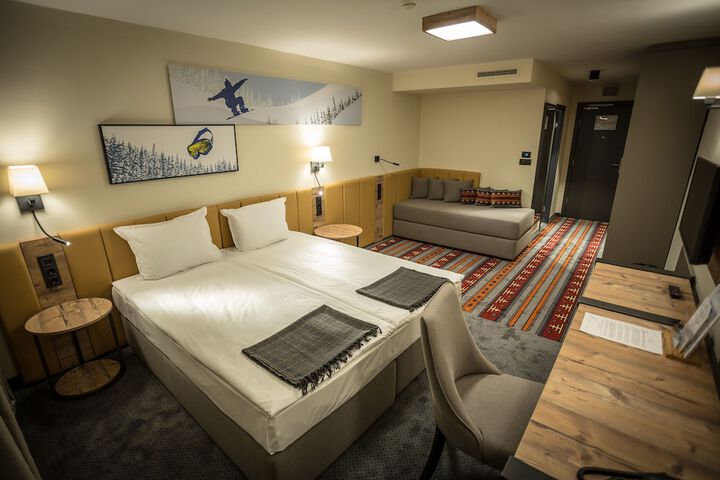 Room 10 of 78