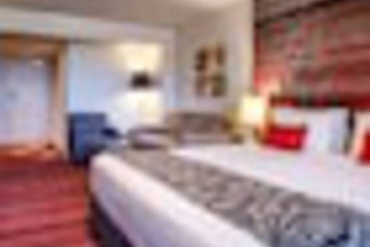 Room 41 of 237