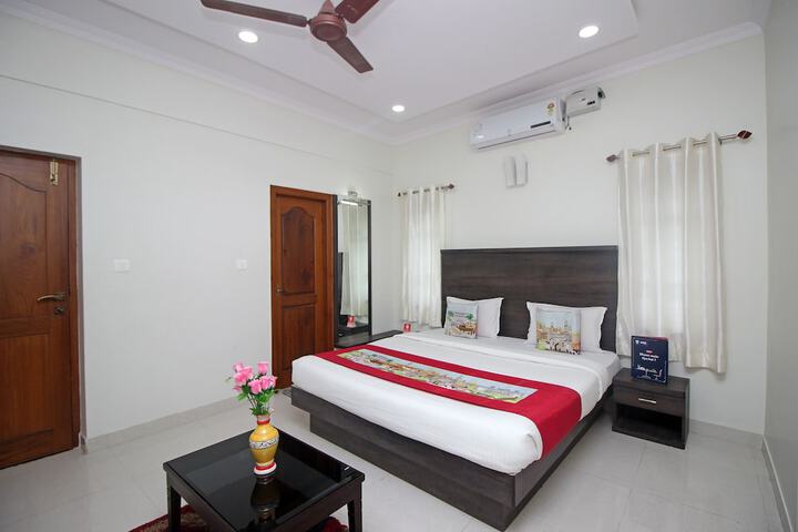 Room 5 of 18