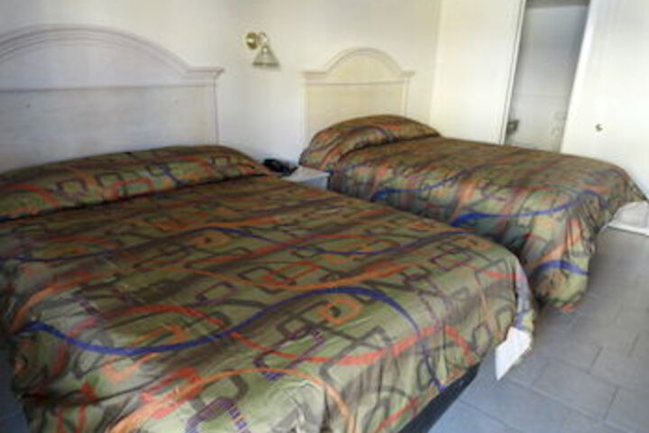Room 9 of 31