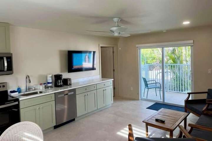 Room 16 of 28