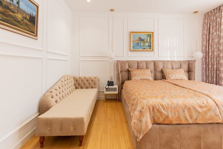 Room 34 of 81