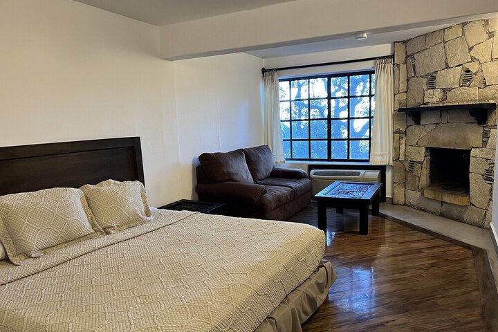 Room 5 of 43