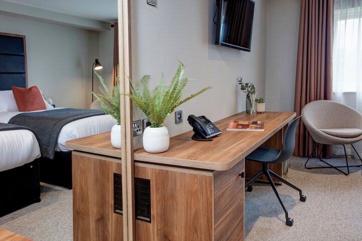Room 7 of 43