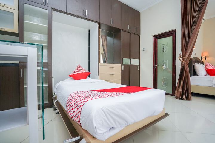 Room 30 of 64