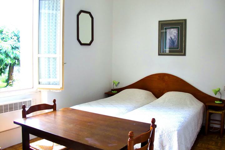 Room 5 of 52