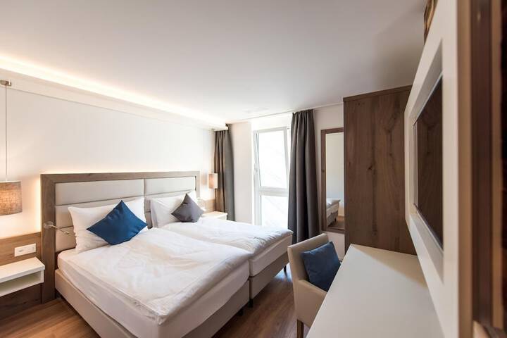 Room 10 of 29
