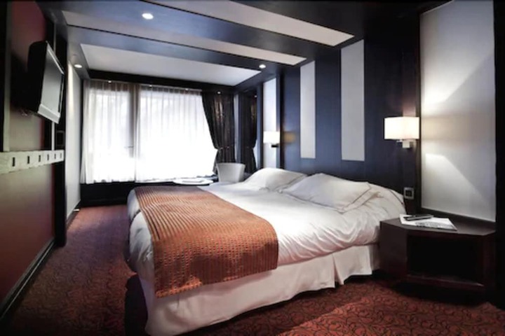 Room 18 of 92