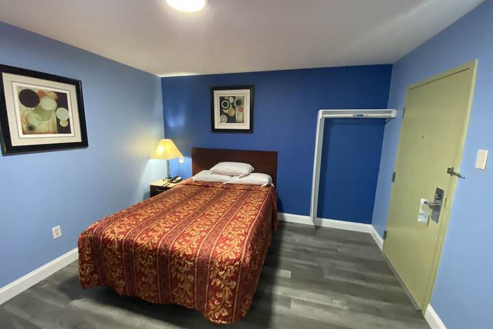 1 Queen Bed (69 of 69)