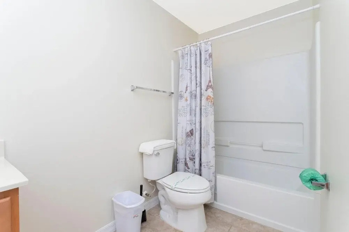 Room 8 of 20