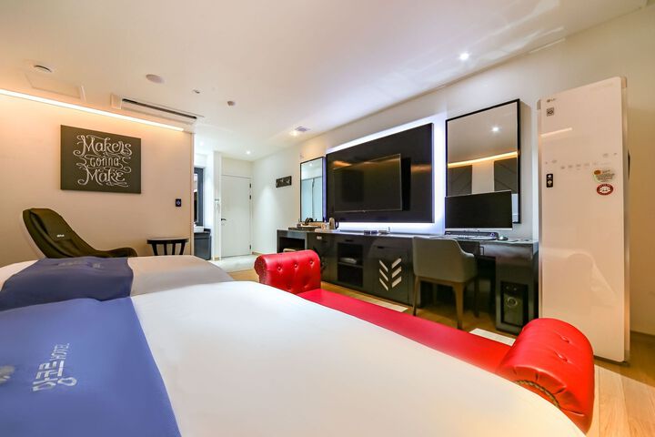 Room 48 of 81
