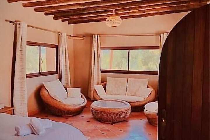 Room 2 of 9