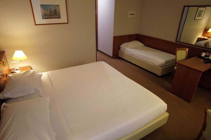 Room 18 of 73