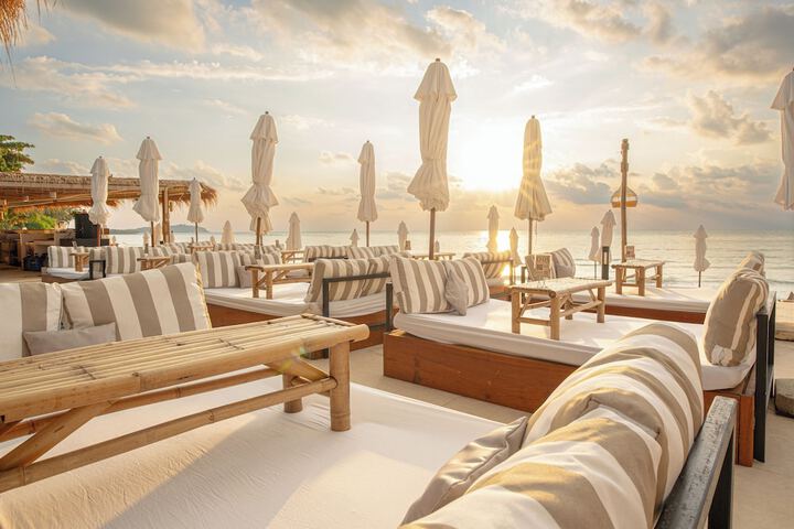 Sundeck 74 of 81
