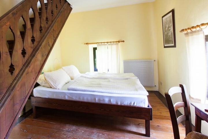 Room 3 of 47