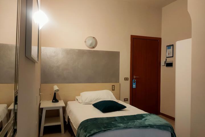 Room 6 of 71