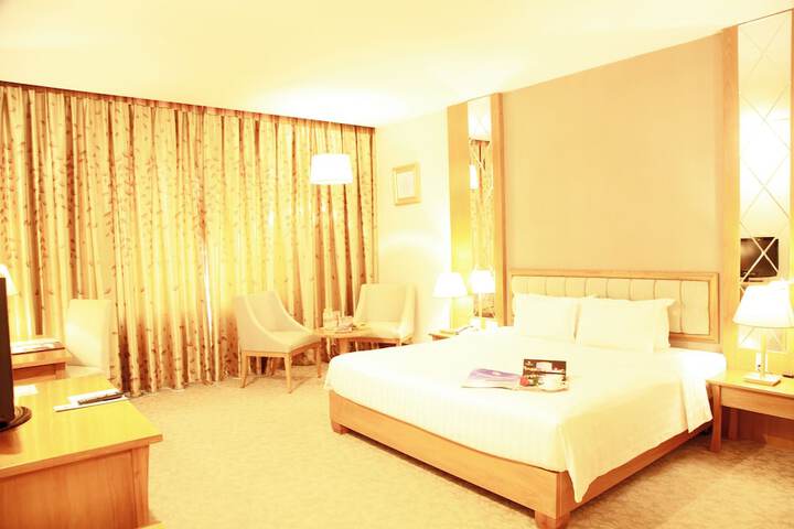 Room 9 of 78
