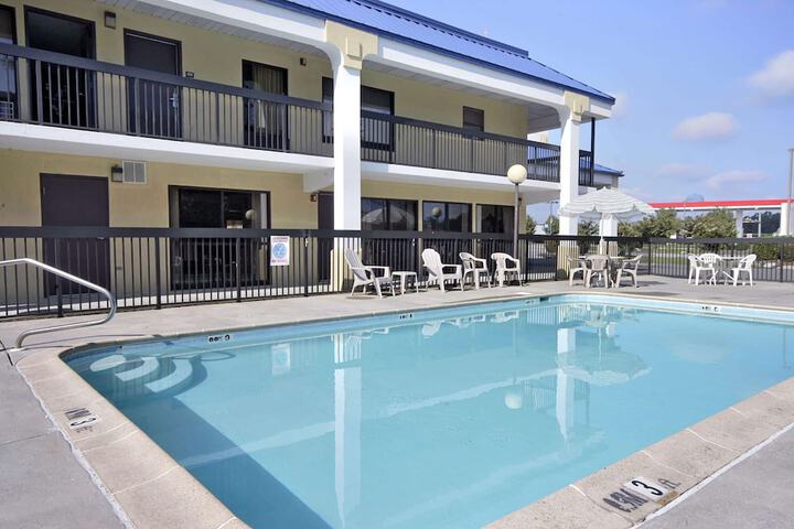 Pool 17 of 20