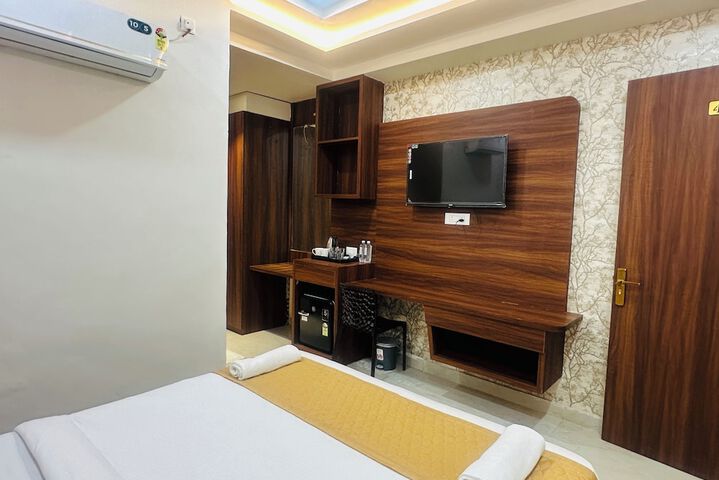 Room 29 of 74