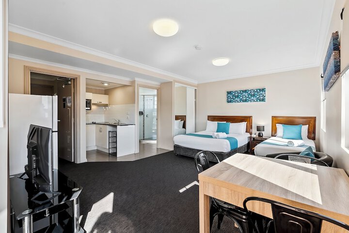 Room 5 of 90