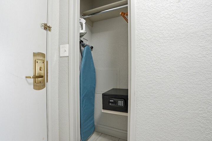 Room 17 of 67