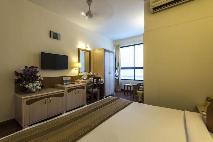 Room 25 of 94