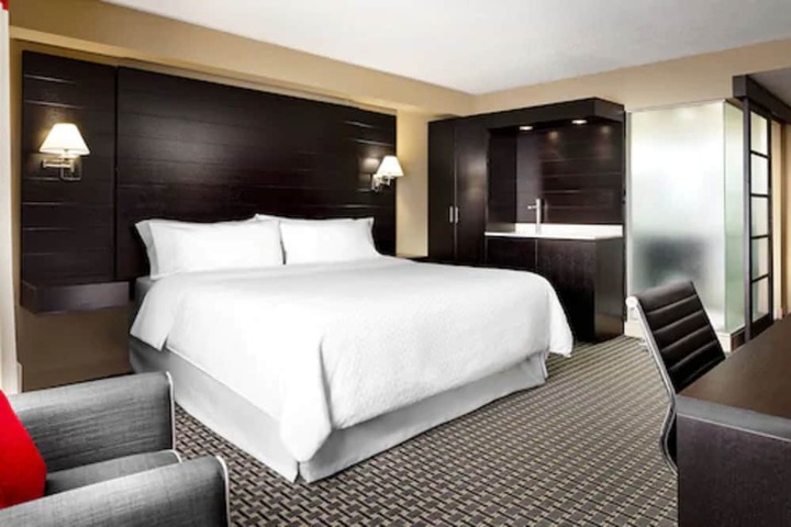 Room 3 of 20