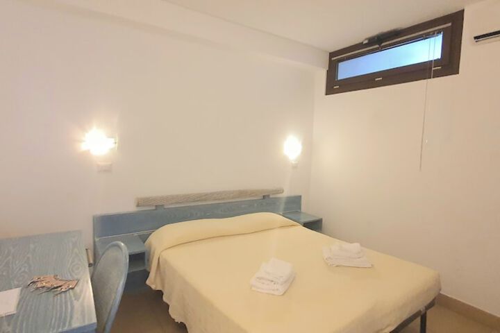 Room 13 van 79