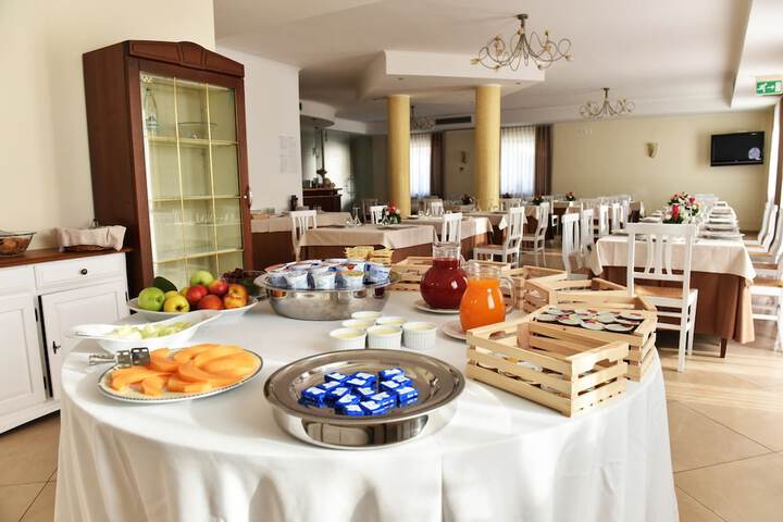 Dining 93 of 125