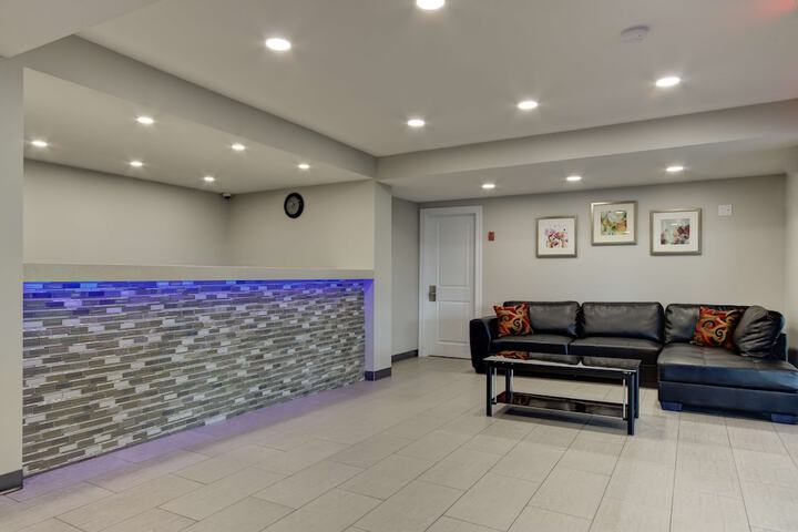 Hotel Interior 4 of 38