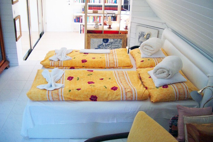 Room 5 of 55