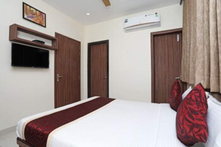 Room 12 of 21