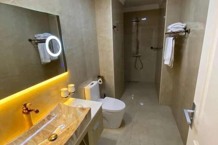 Room 20 of 29