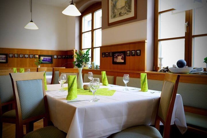 Dining 23 of 35