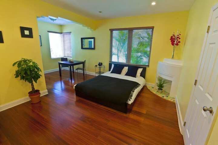 Room 5 of 15