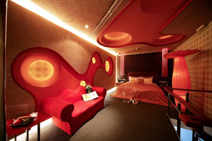 Room 21 of 48