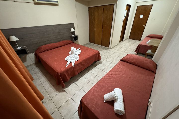 Room 8 of 16