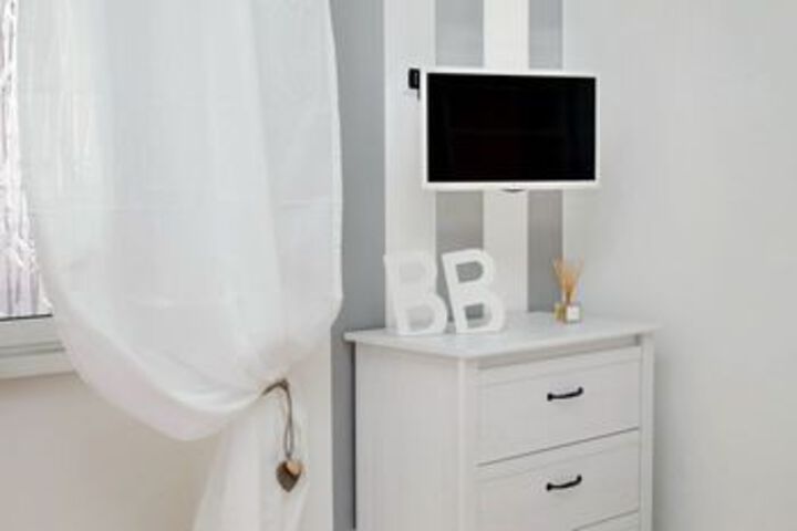 Room 26 of 38