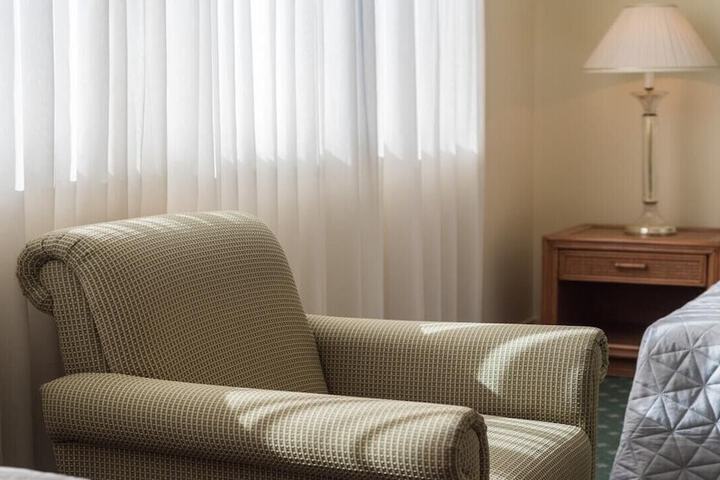 Room 6 of 24